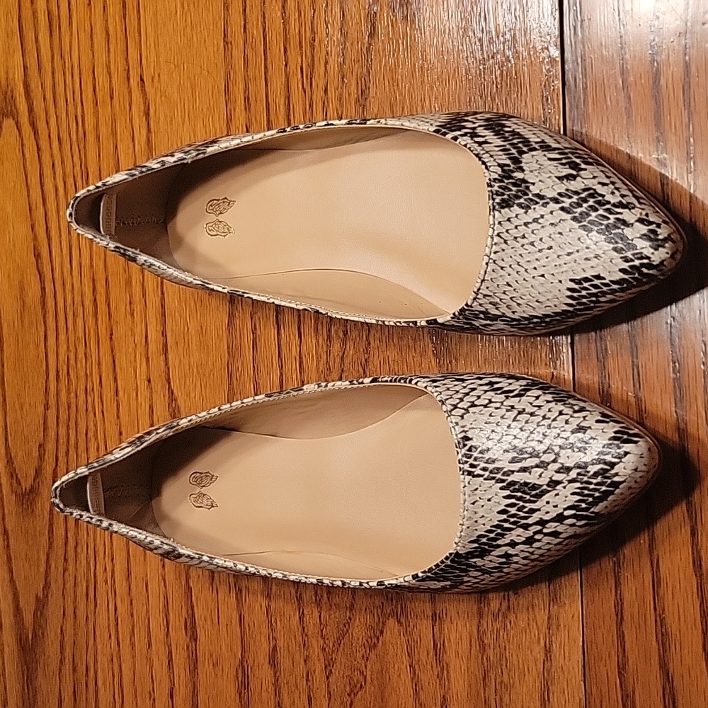 Victoria Secret Snake Skin Flats